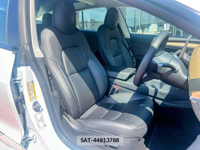 Tesla MODEL 3 2021-05 7820734-2