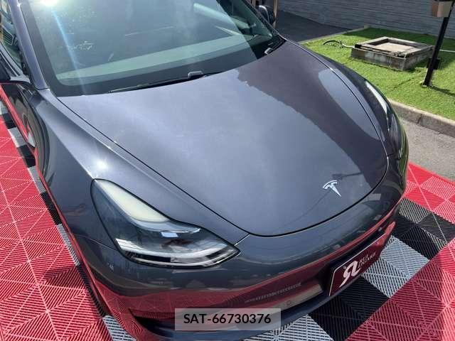 Tesla MODEL 3 2022-03 7820736-11
