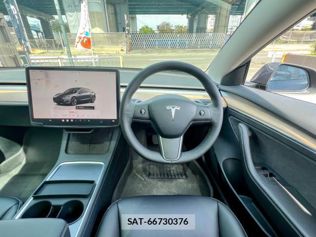 Tesla MODEL 3 2022-03 7820736-16