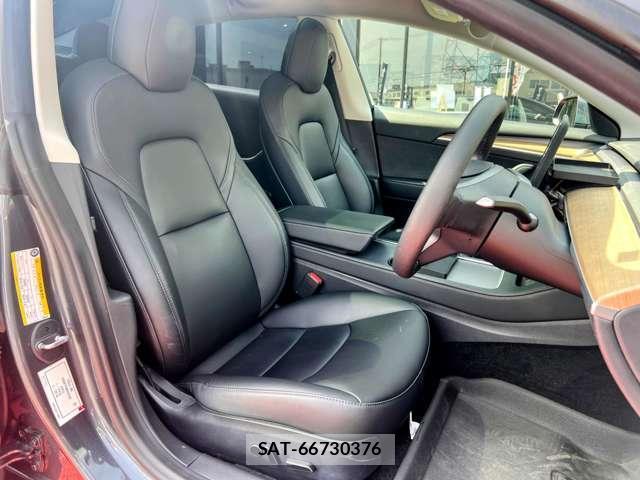 Tesla MODEL 3 2022-03 7820736-2