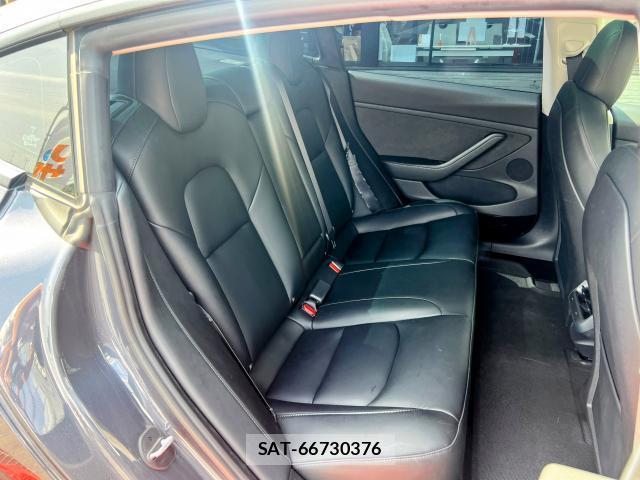 Tesla MODEL 3 2022-03 7820736-3