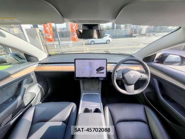 Tesla MODEL 3 2021-05 7820737-1