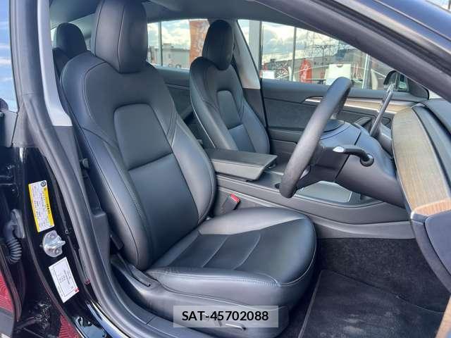Tesla MODEL 3 2021-05 7820737-2