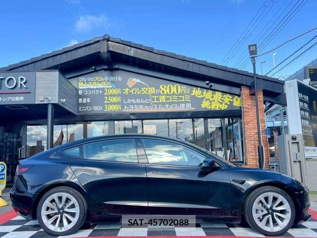 Tesla MODEL 3 2021-05 7820737-3