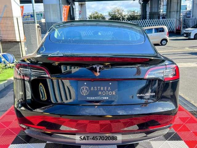 Tesla MODEL 3 2021-05 7820737-5