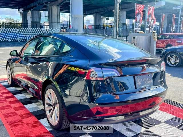 Tesla MODEL 3 2021-05 7820737-6