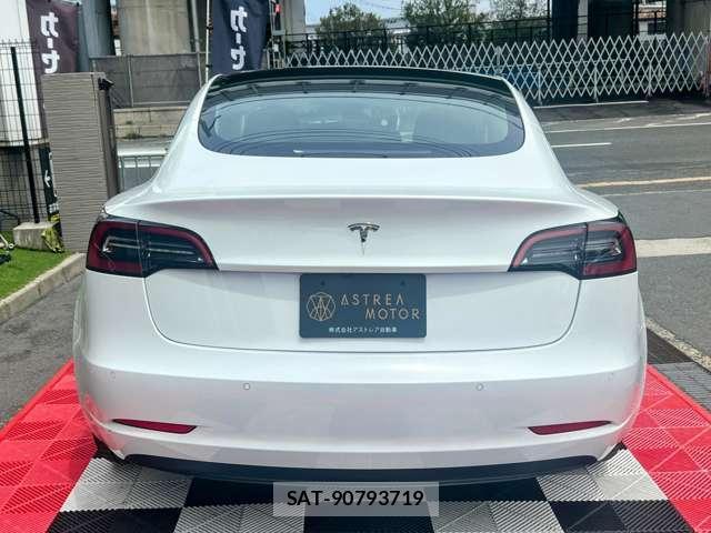 Tesla MODEL 3 2022-12 7820741-10