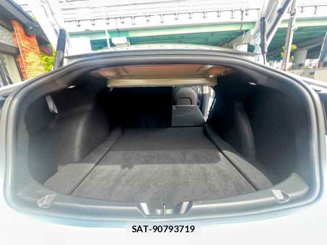 Tesla MODEL 3 2022-12 7820741-14