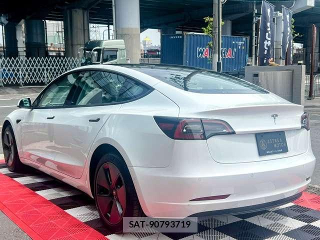 Tesla MODEL 3 2022-12 7820741-6