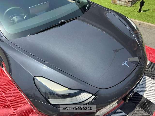 Tesla MODEL 3 2021-12 7820742-11