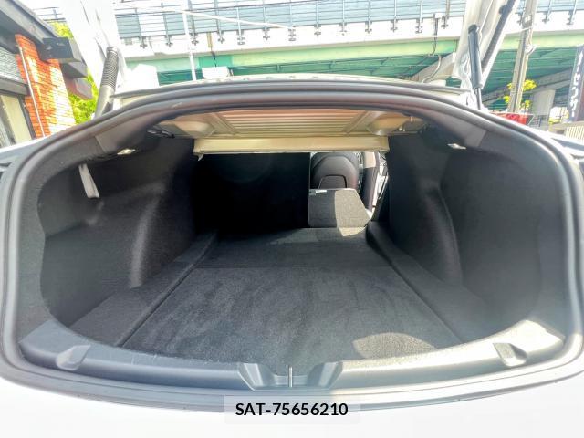 Tesla MODEL 3 2021-12 7820742-14