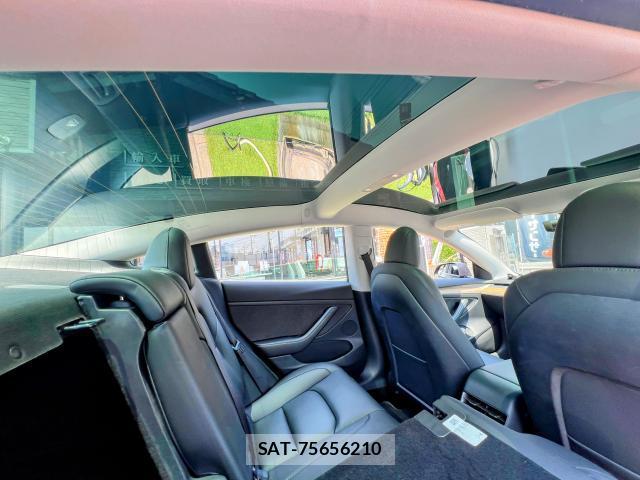 Tesla MODEL 3 2021-12 7820742-15