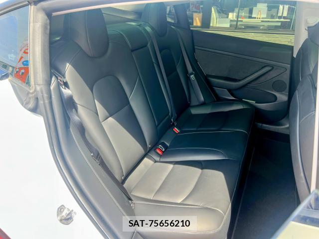 Tesla MODEL 3 2021-12 7820742-3