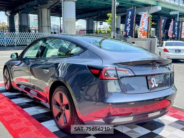 Tesla MODEL 3 2021-12 7820742-6