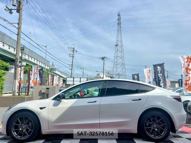 Tesla MODEL 3 2020-12 7820748-10