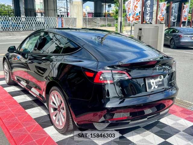 Tesla MODEL 3 2021-09 7820749-9