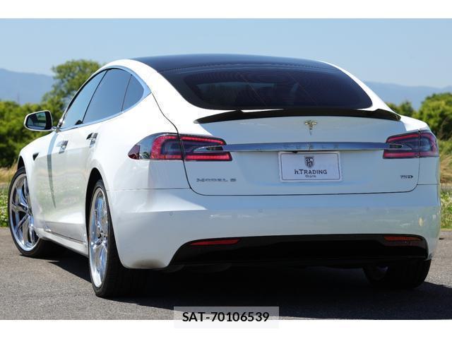 Tesla MODEL S 2018-03 7818660-1