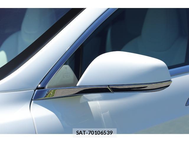 Tesla MODEL S 2018-03 7818660-17