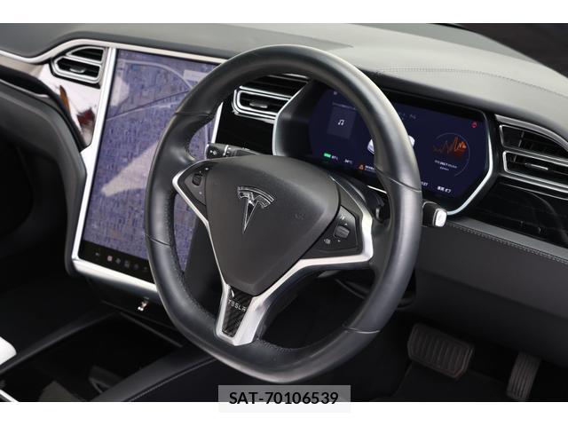 Tesla MODEL S 2018-03 7818660-3