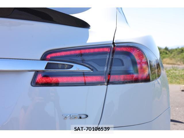 Tesla MODEL S 2018-03 7818660-7