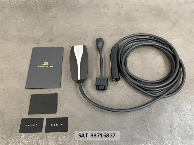 Tesla MODEL Y 2025-05 7819179-8