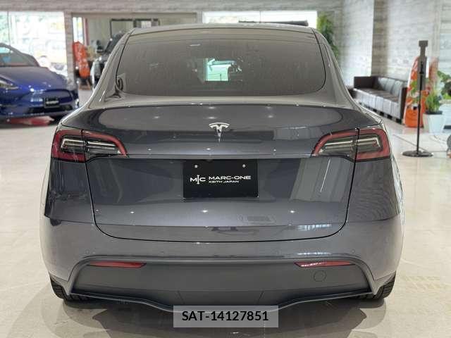 Tesla MODEL Y 2022-11 7823251-5