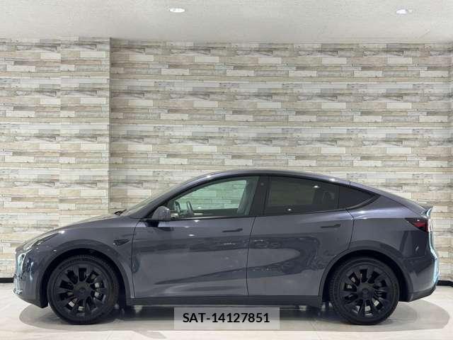 Tesla MODEL Y 2022-11 7823251-8