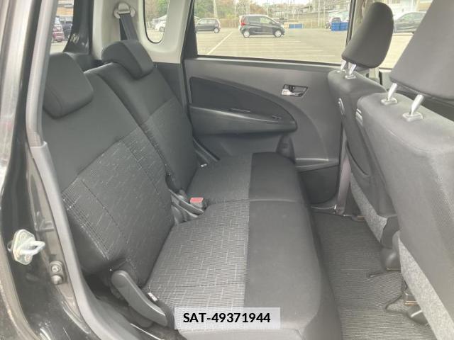 Daihatsu MOVE 2014-03 7821118-5