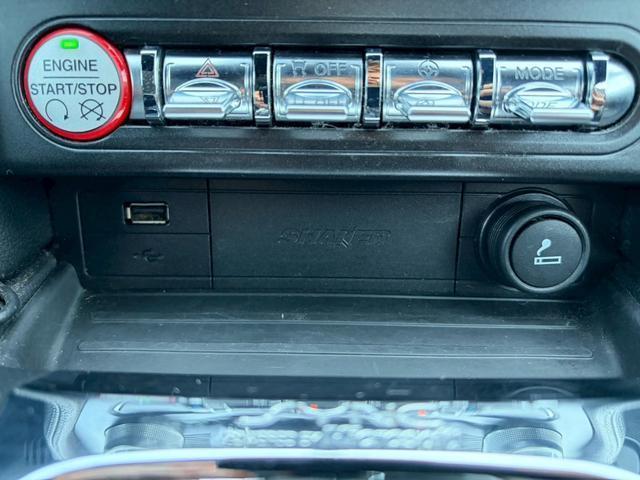 Ford MUSTANG 2015-05 7812702-1