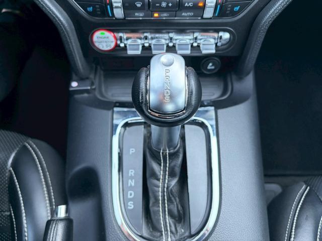 Ford MUSTANG 2015-05 7812702-2