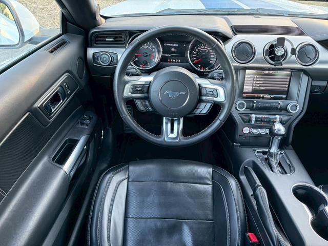 Ford MUSTANG 2015-05 7812702-9