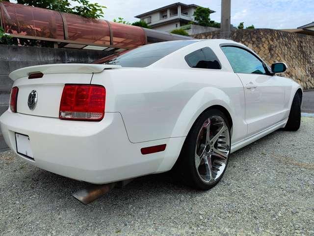 Ford MUSTANG 2007-03 7816734-3