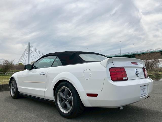 Ford MUSTANG 2008-04 7820108-6
