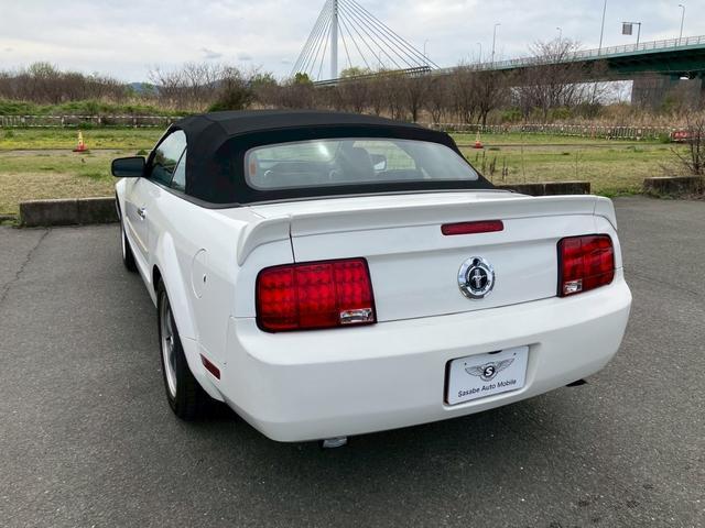 Ford MUSTANG 2008-04 7820108-9