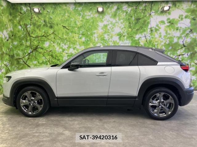 Mazda MX-30 2020-10 7822372-1