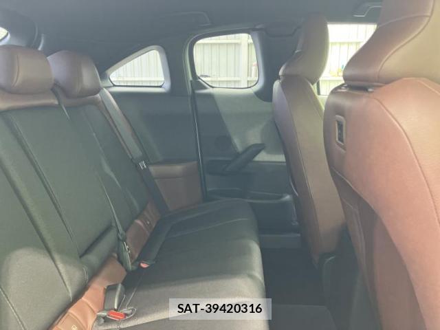 Mazda MX-30 2020-10 7822372-4