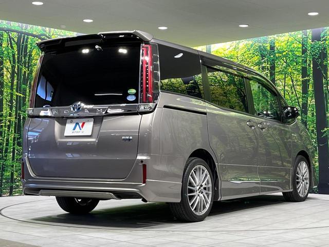 Toyota NOAH 2017-07 7811762-18