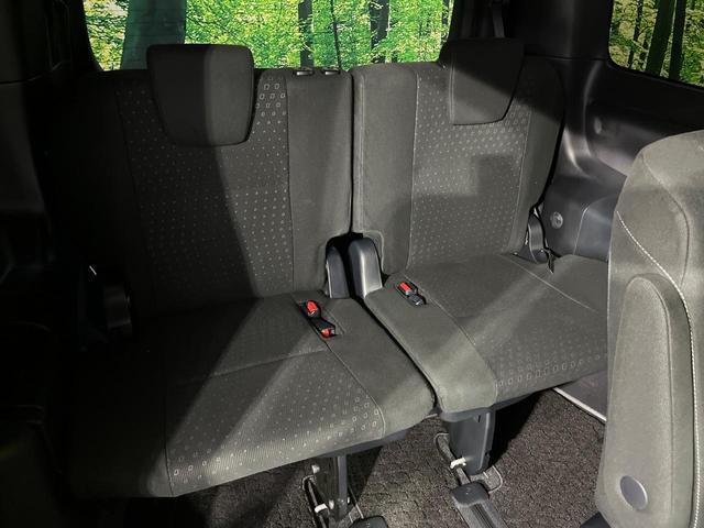 Toyota NOAH 2017-07 7811762-9