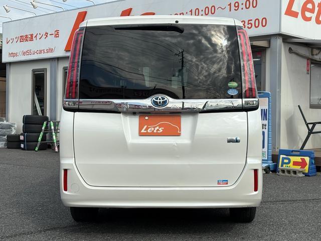 Toyota NOAH 2017-08 7811833-11
