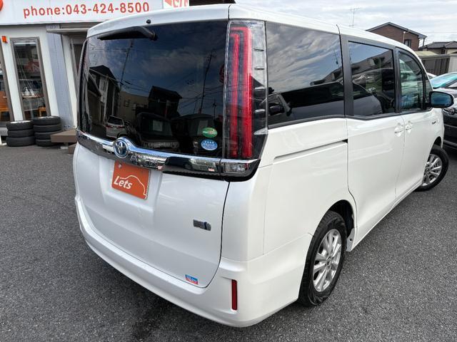 Toyota NOAH 2017-08 7811833-17