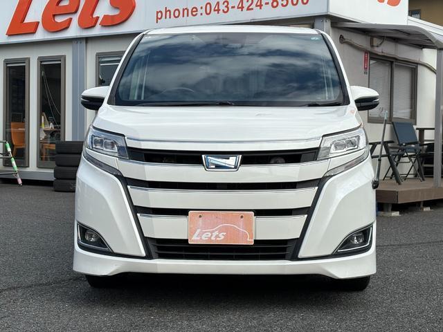 Toyota NOAH 2017-08 7811833-3