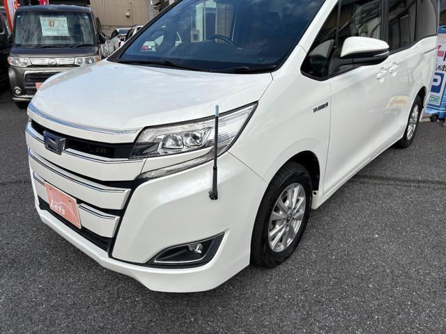 Toyota NOAH 2017-08 7811833-7
