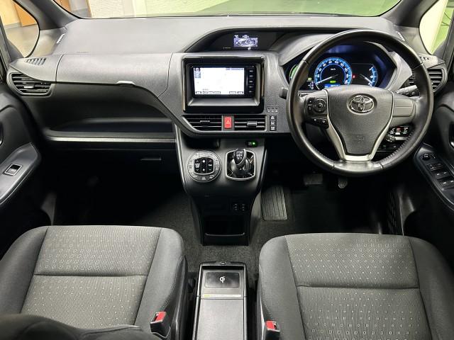 Toyota NOAH 2015-07 7812084-11