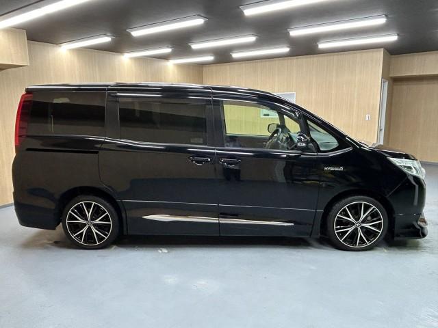 Toyota NOAH 2015-07 7812084-2