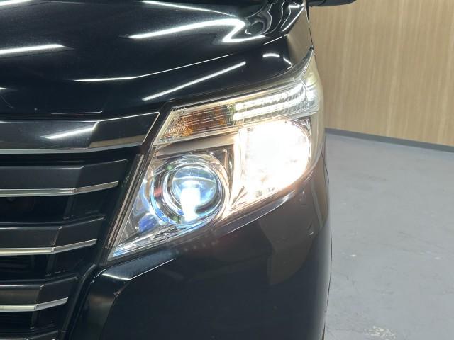 Toyota NOAH 2015-07 7812084-8