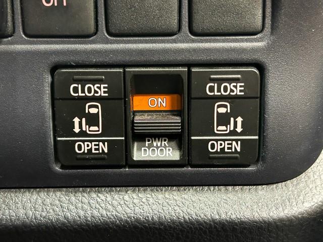 Toyota NOAH 2015-10 7812107-14