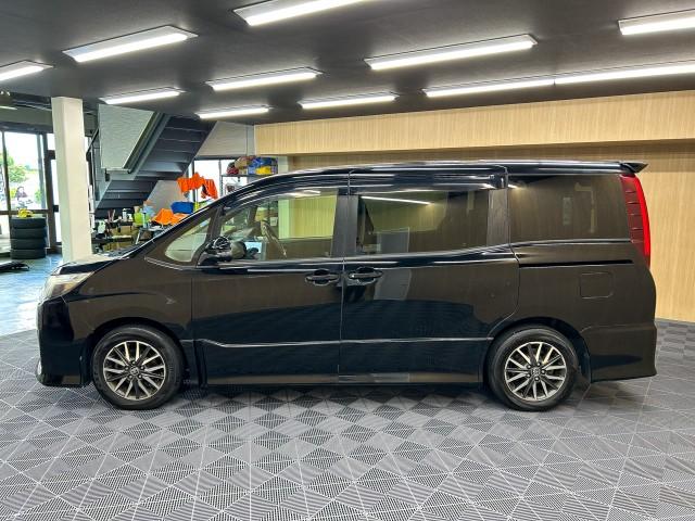 Toyota NOAH 2015-10 7812107-3