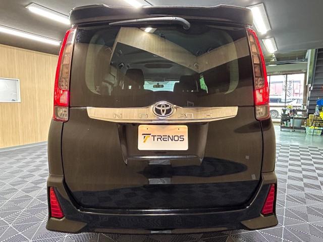 Toyota NOAH 2015-10 7812107-4