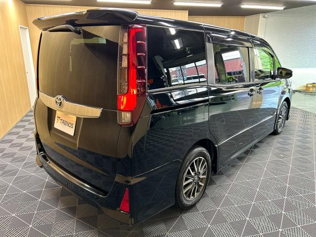 Toyota NOAH 2015-10 7812107-5