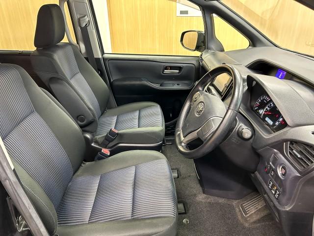 Toyota NOAH 2015-10 7812107-7